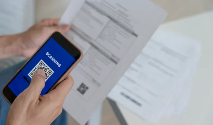 Kody QR na fakturach ułatwiają klientom szybki dostęp do ankiet, umożliwiając zbieranie opinii o obsłudze i procesie zakupowym w prosty, nowoczesny sposób.
